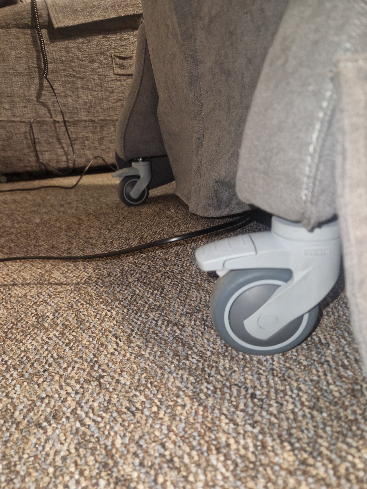 Electric elevating armchair MYRTHO CLASS with wheels and bed function
